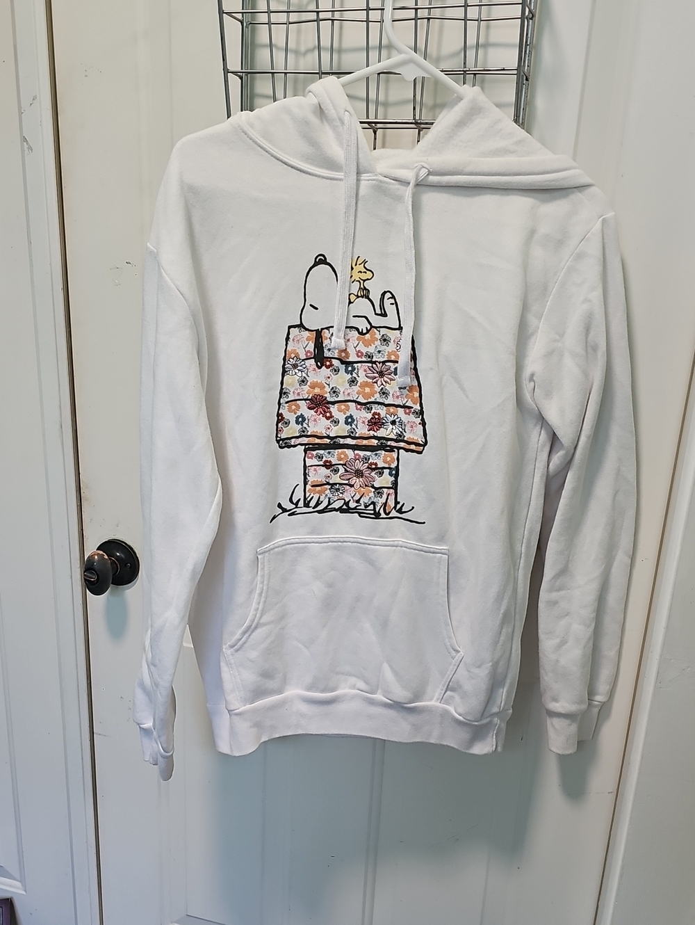 WOMEN'S White Snoopy Graphic Hoodie Sweatshirt - Size M